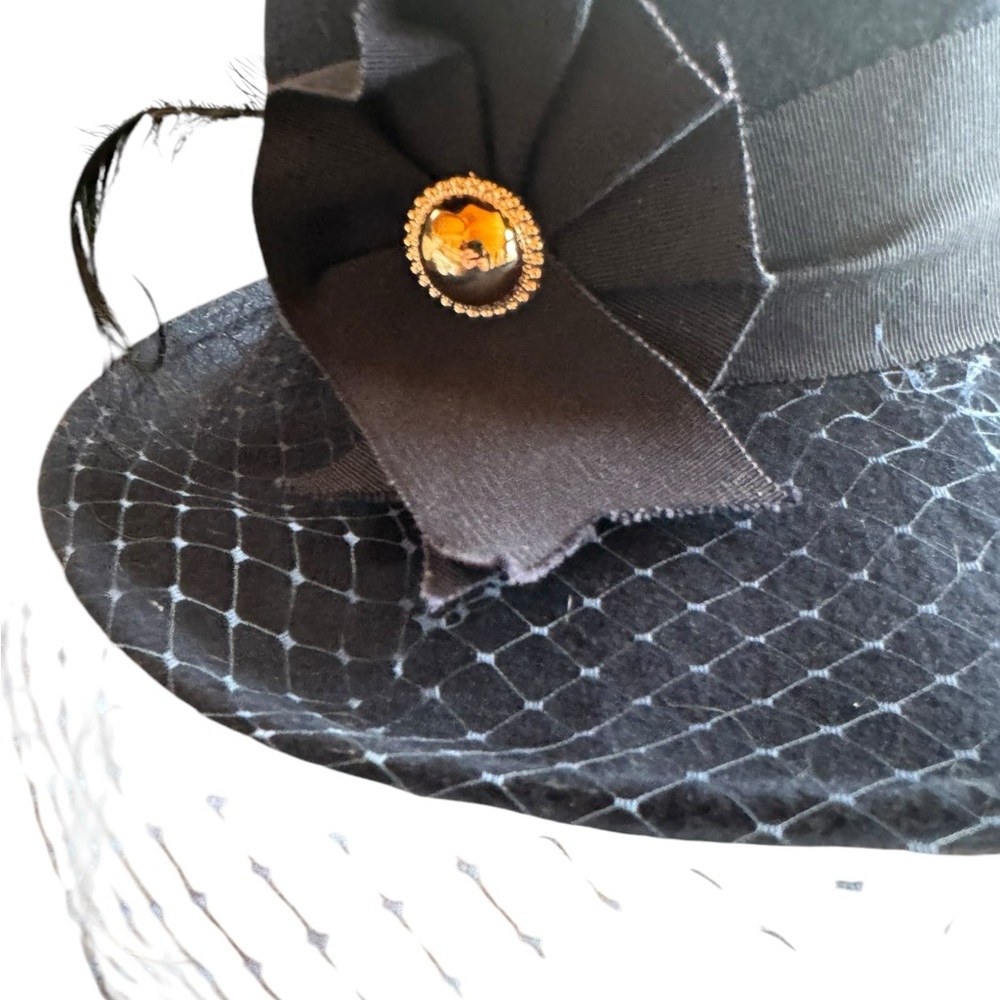 Vintage 100% Wool, Made in USA, Elegant Navy Veil Hat - Picture 2 of 6